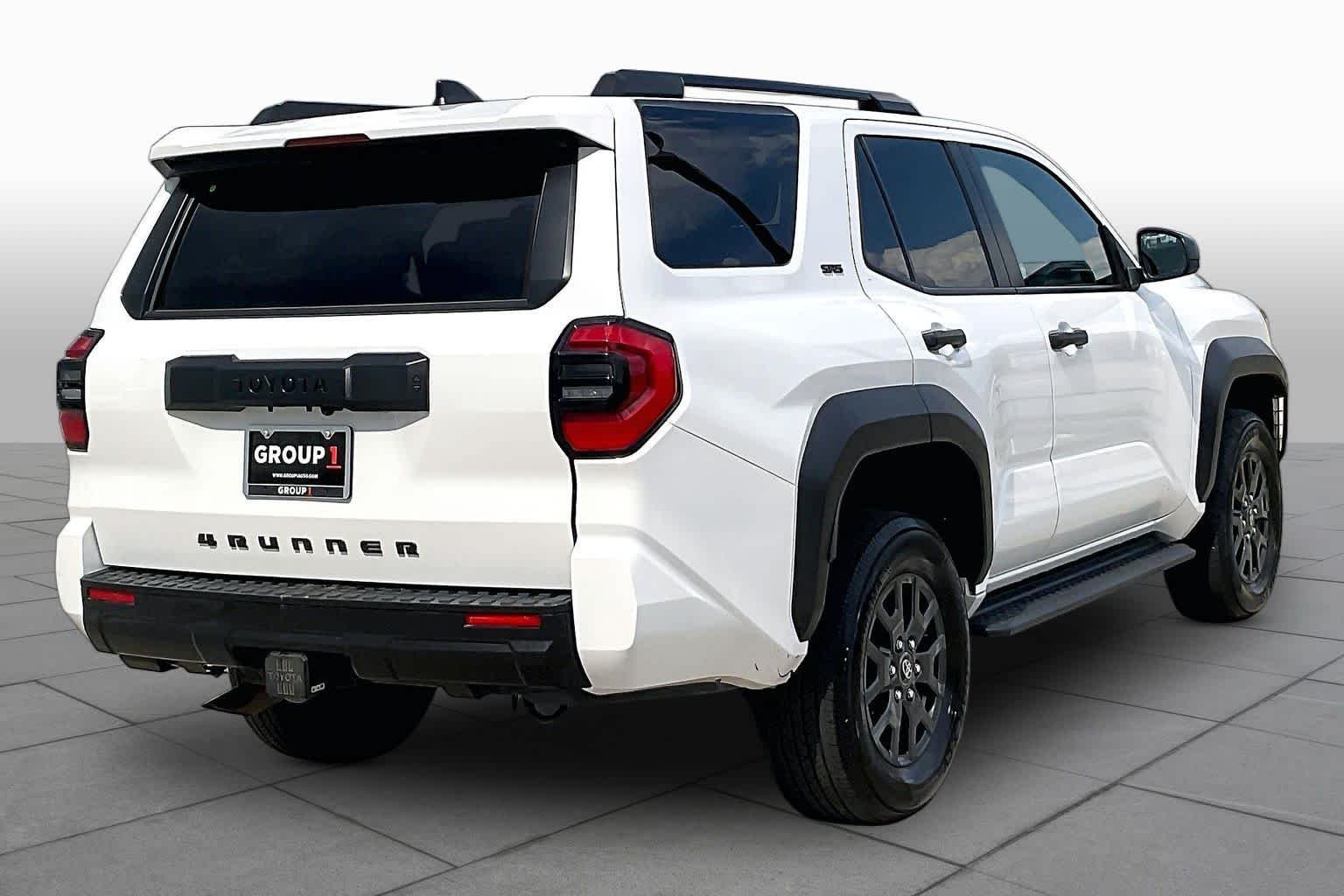 Used 2025 Ice Cap Toyota SR5 image 13