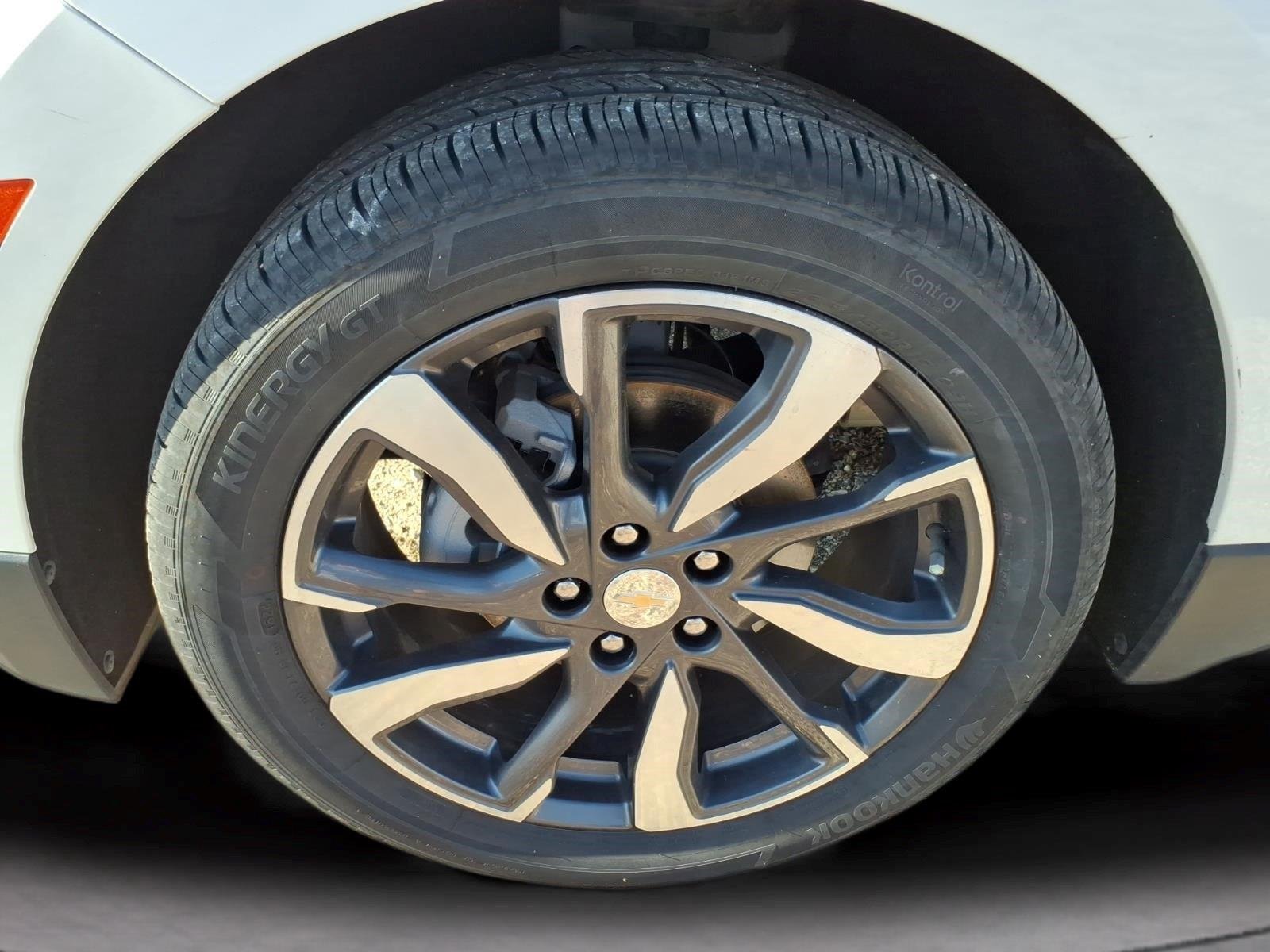 Used 2024 Iridescent Pearl Tricoat Chevrolet Premier image 9