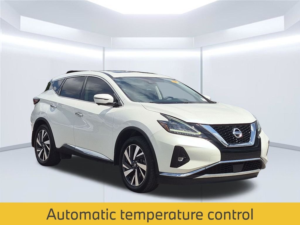 Used 2022 White Nissan SL image 10