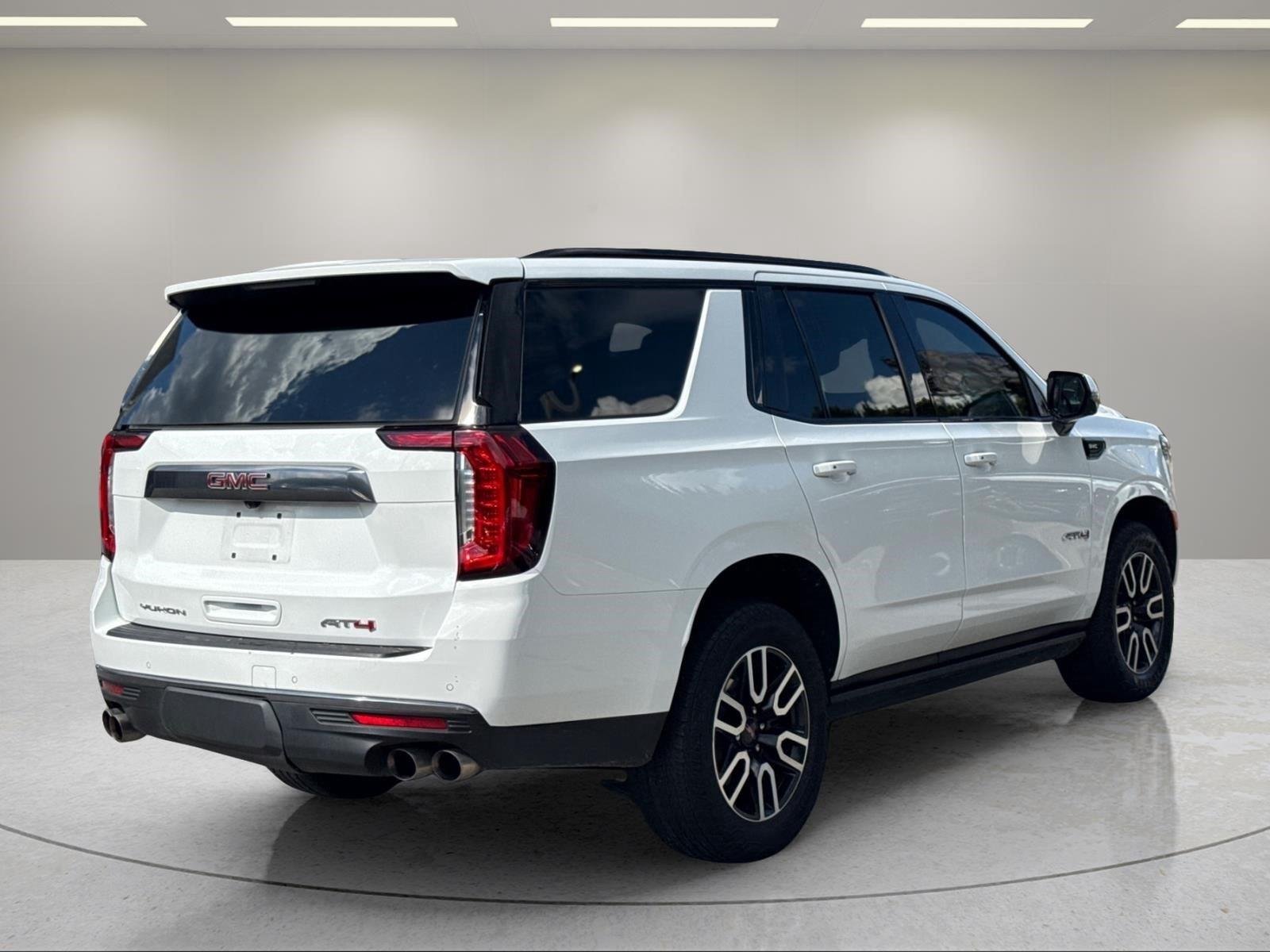 Used 2024 Summit White GMC AT4 image 5