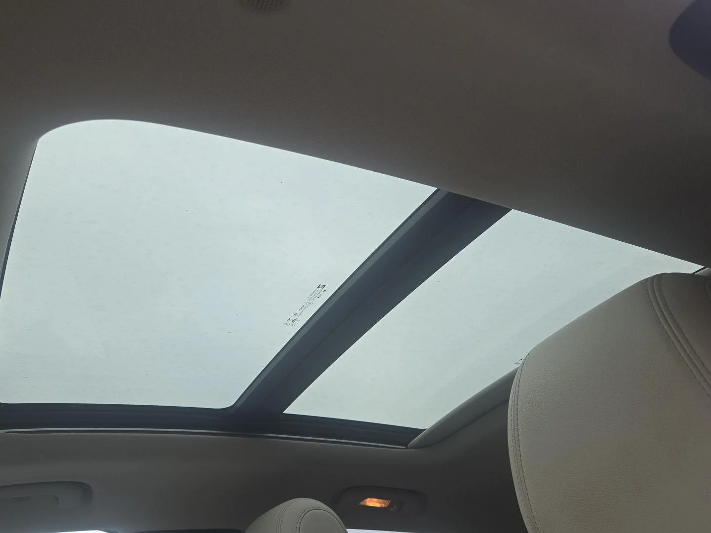 Used 2023  Buick  image 5