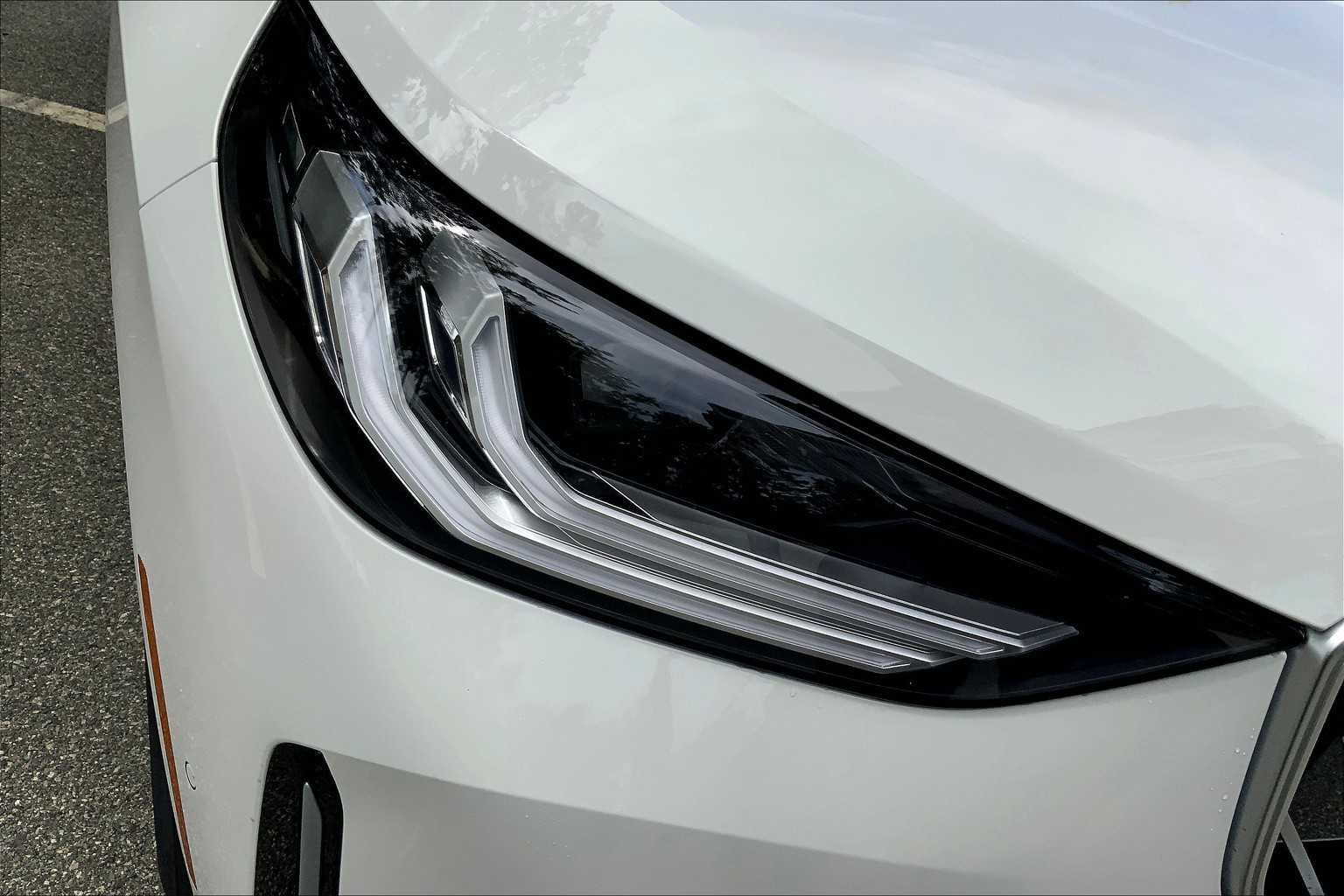 Used 2026 Alpine White BMW 30 xDrive image 13