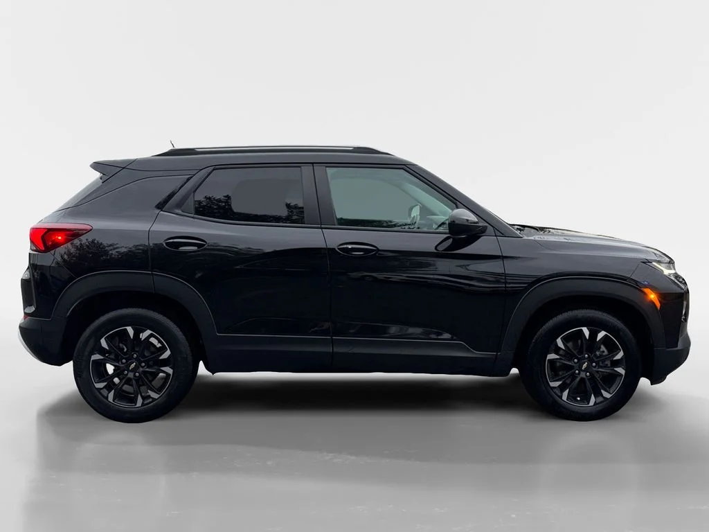 Used 2023 Mosaic Black Metallic Chevrolet LT image 3