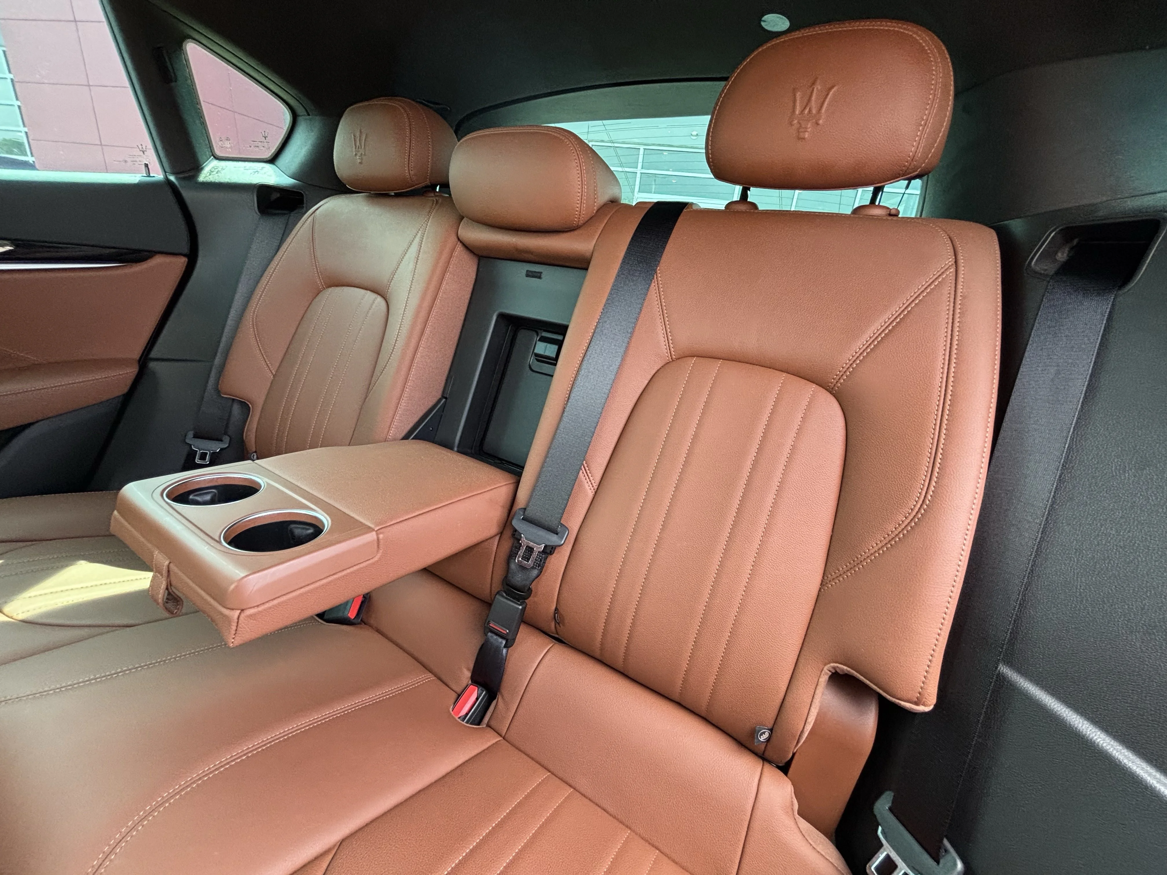 Used 2021 Blu Emozione Metallic Maserati S image 33