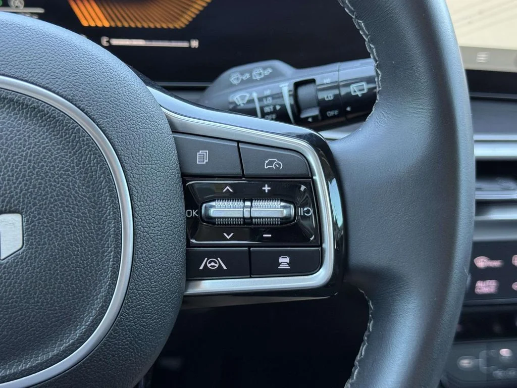 Used 2025 Gray Kia EX image 23