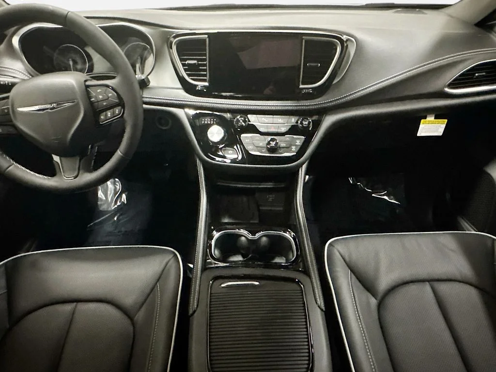 2026 Chrysler Pacifica Limited - Photo 14