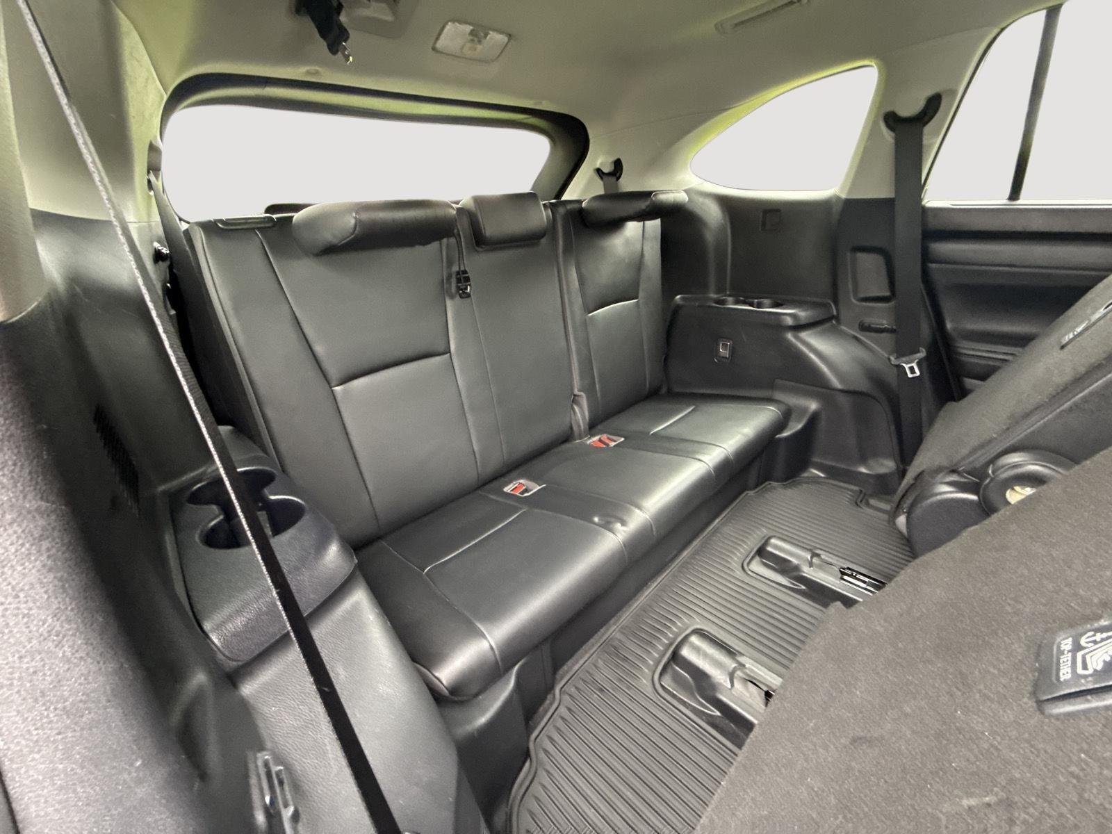 Used 2020 Midnight Black Metallic Toyota XLE image 28