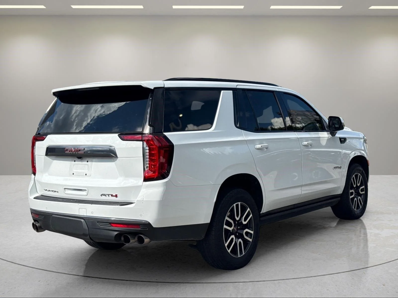 Used 2024 Summit White GMC AT4 image 5