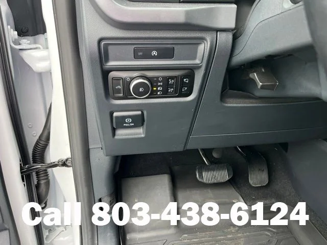 Used 2025 Oxford White Ford XLT image 22