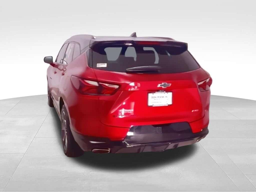 Used 2022 Red Chevrolet RS image 8