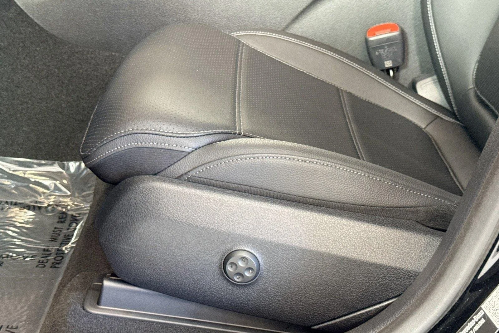Used 2026 Black Mercedes-Benz GLC 300 image 18