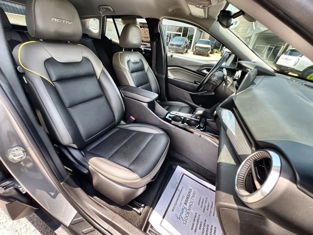 Used 2025 Gray Chevrolet ACTIV image 23