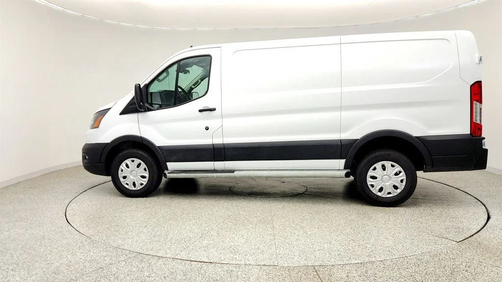 Used 2025 Oxford White Ford T-250 130"" Low Rf 9070 GVWR RWD image 8