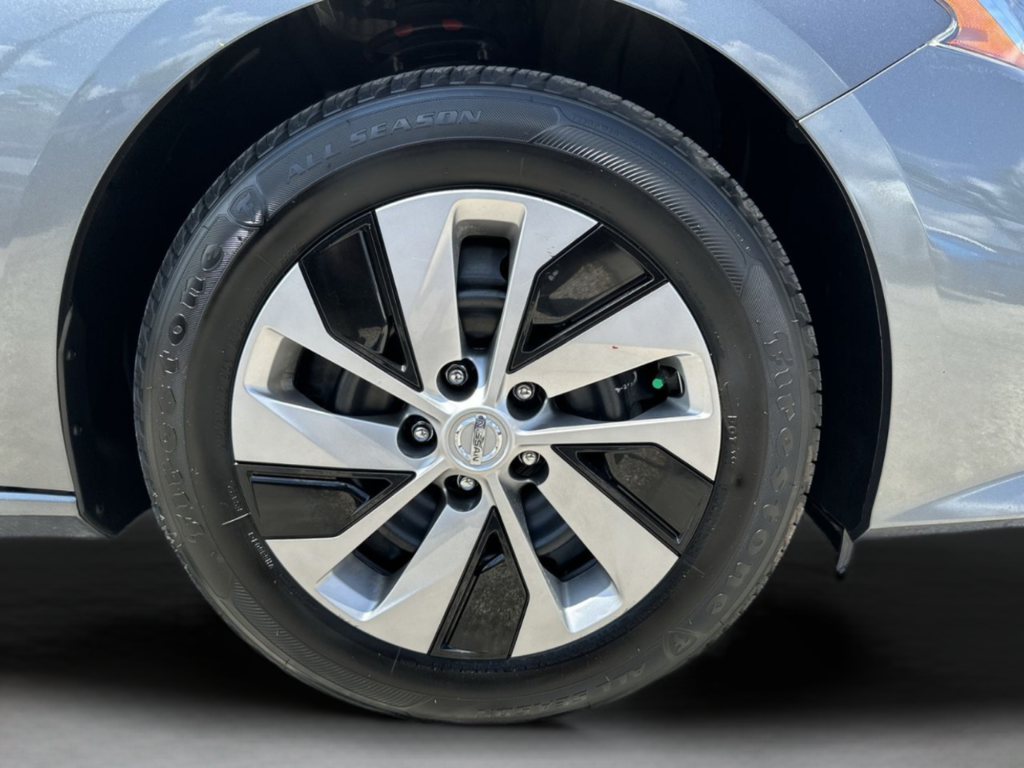 Used 2021 Gray Nissan 2.5 S image 39