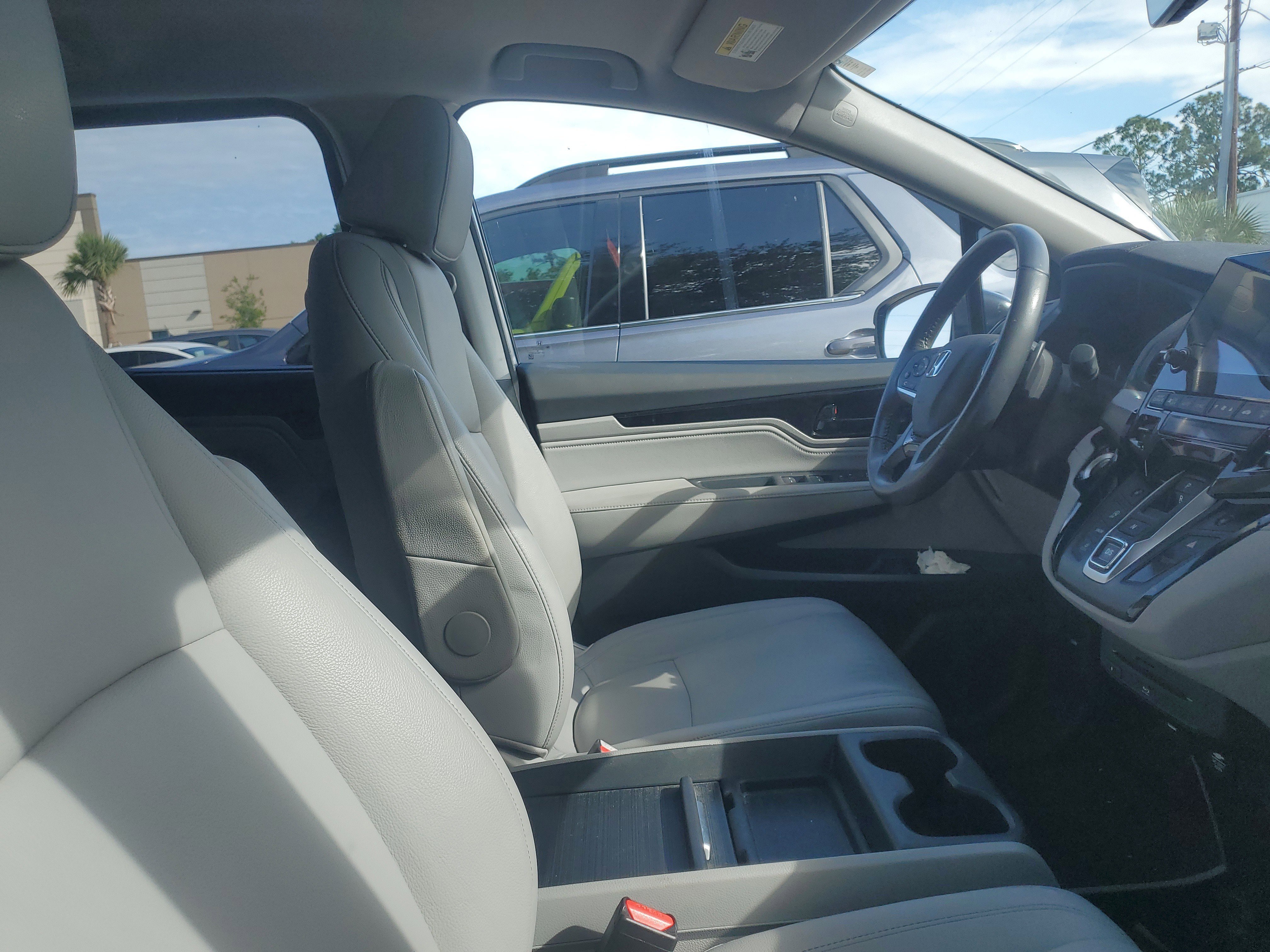 Used 2023  Honda Touring image 9