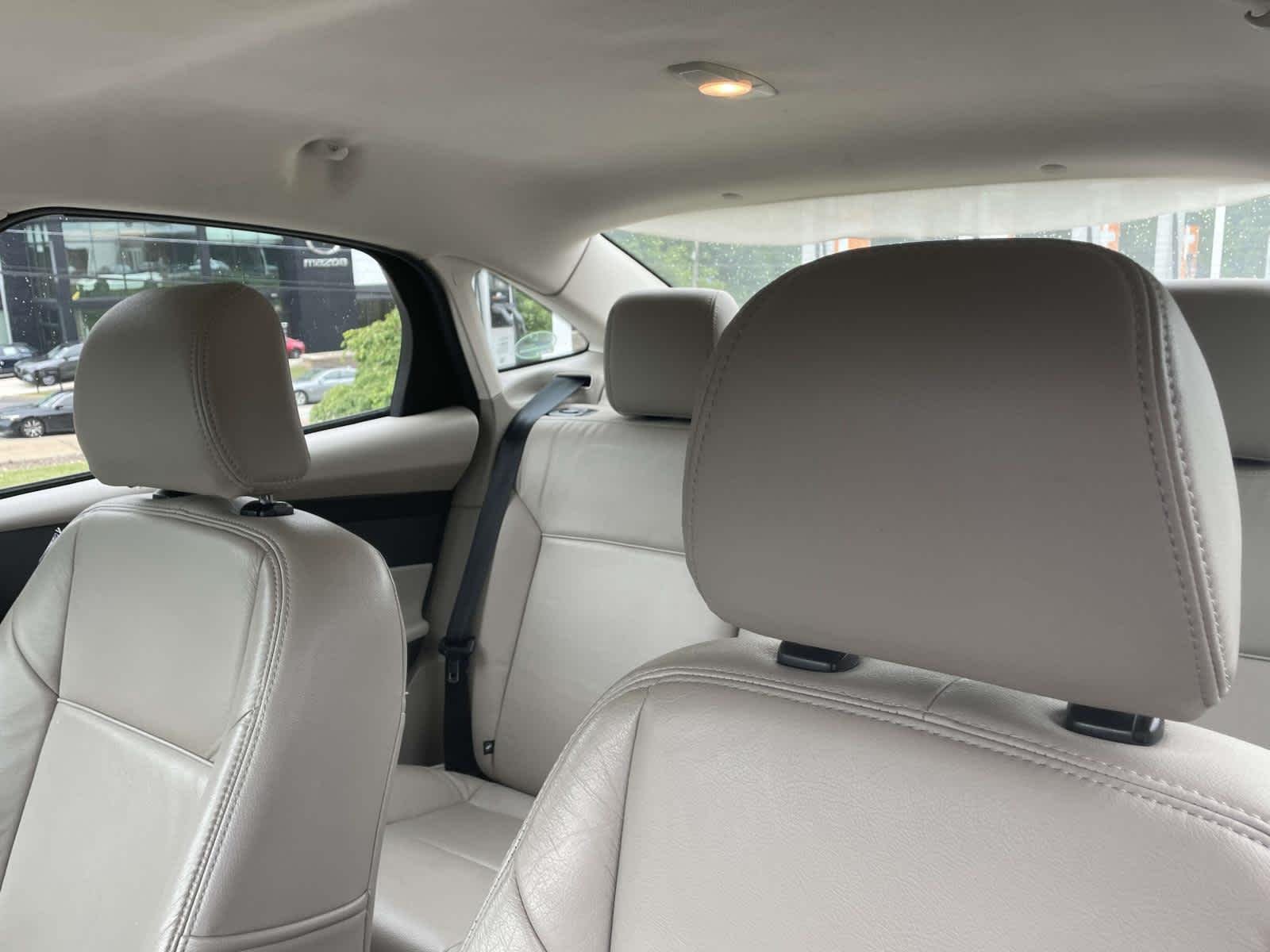 Used 2016 Magnetic Ford SE image 5