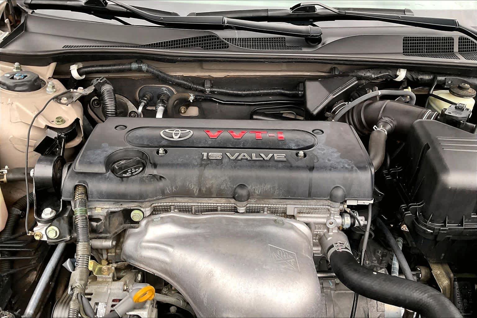 Used 2003 Desert Sand Mica Toyota LE image 31
