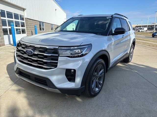 New 2026 Space White Metallic Ford Active image 37