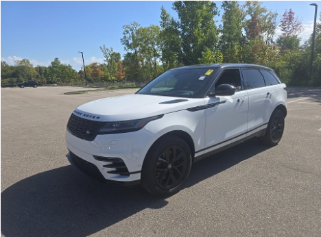 Used 2024 Fuji White Land Rover Dynamic SE image 1