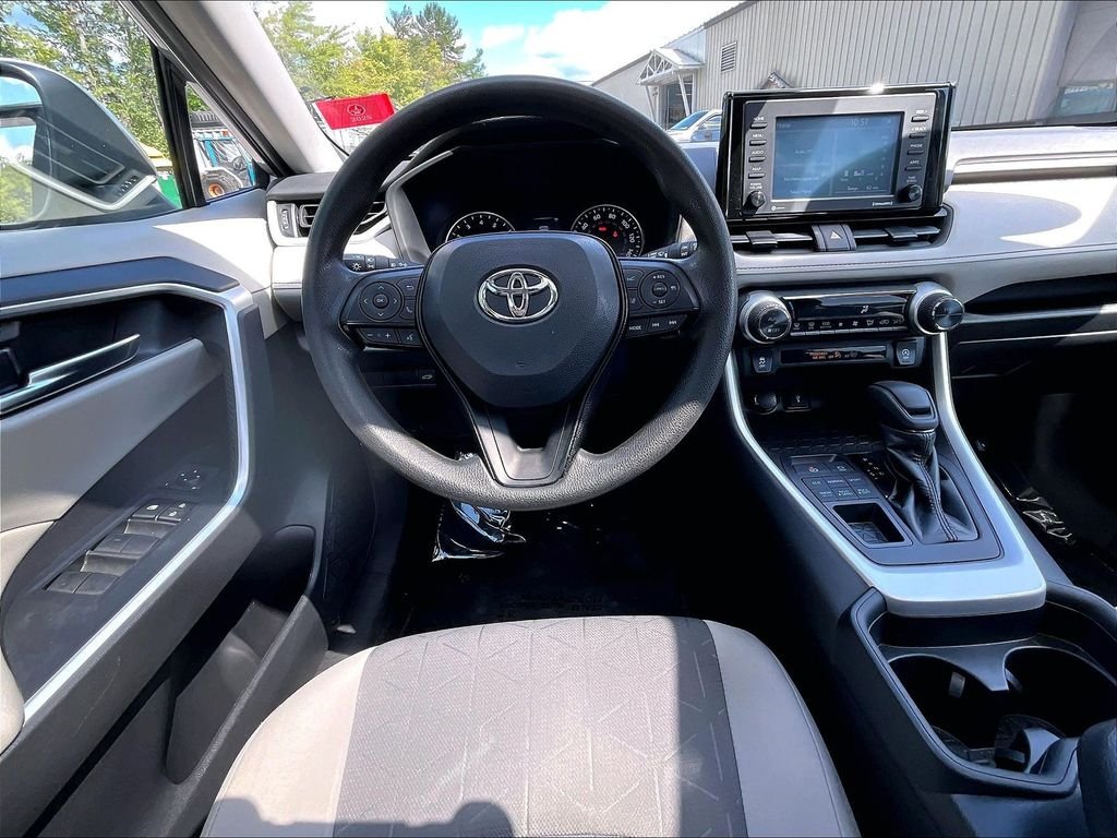 Used 2020 Silver Sky Metallic Toyota XLE image 17