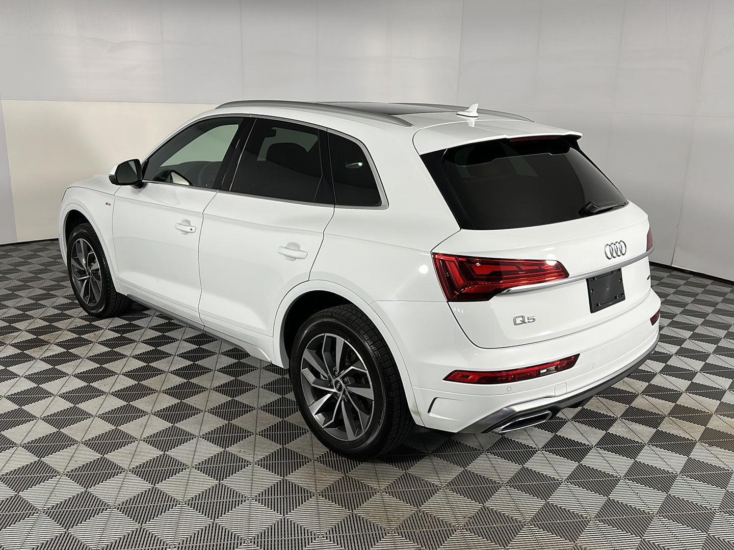 Used 2023 Glacier White Metallic Audi S line Premium image 12
