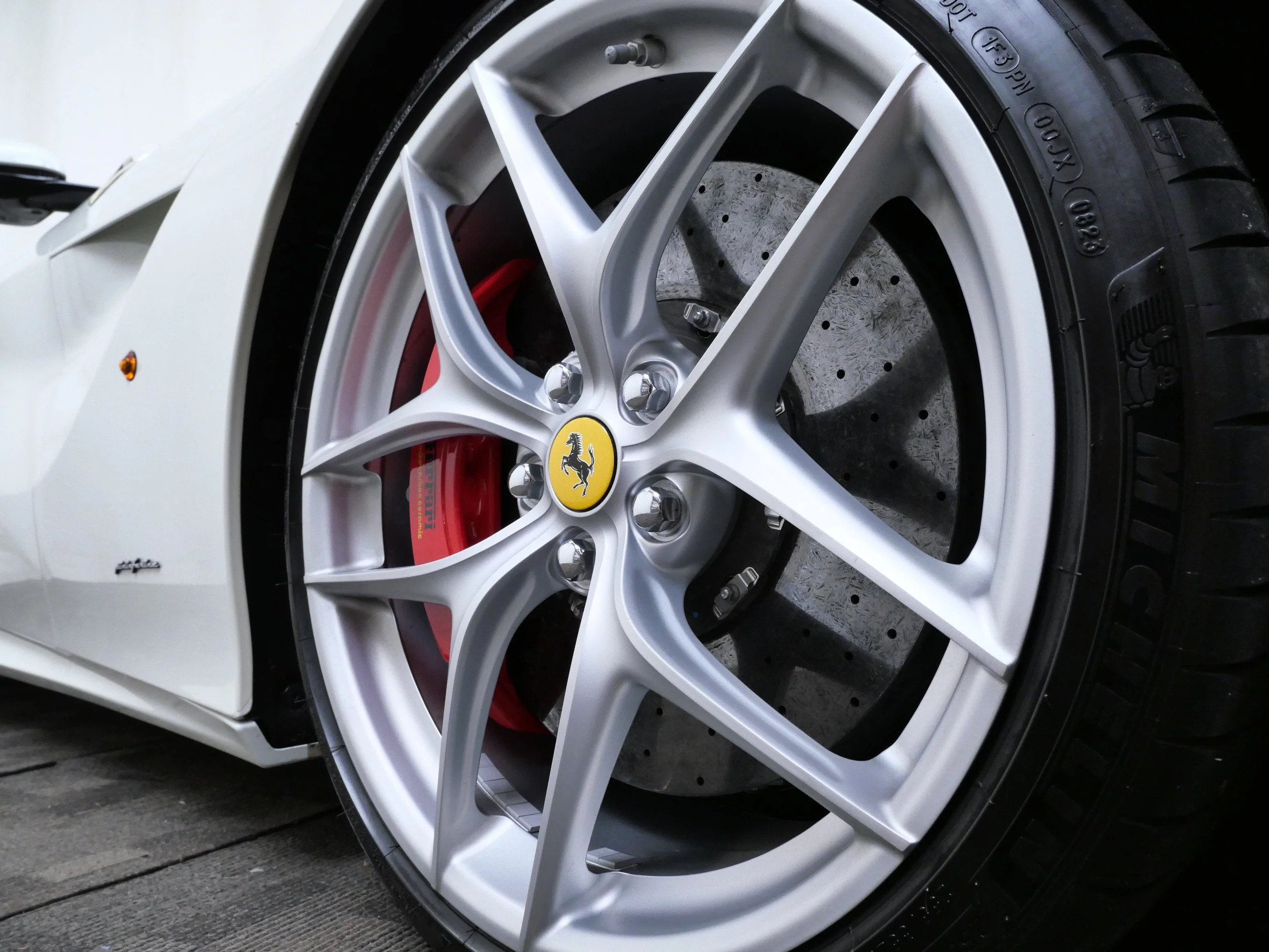 Certified Used 2014 Bianco Avus Ferrari Berlinetta image 11