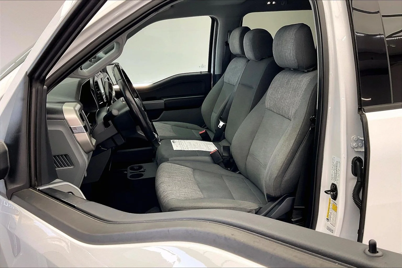 Used 2021 Oxford White Ford XLT image 18