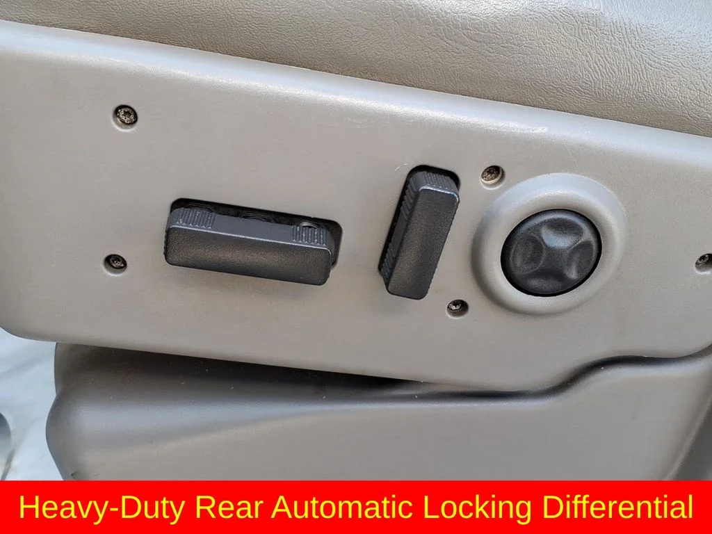 Used 2005 Silver GMC SLT image 20