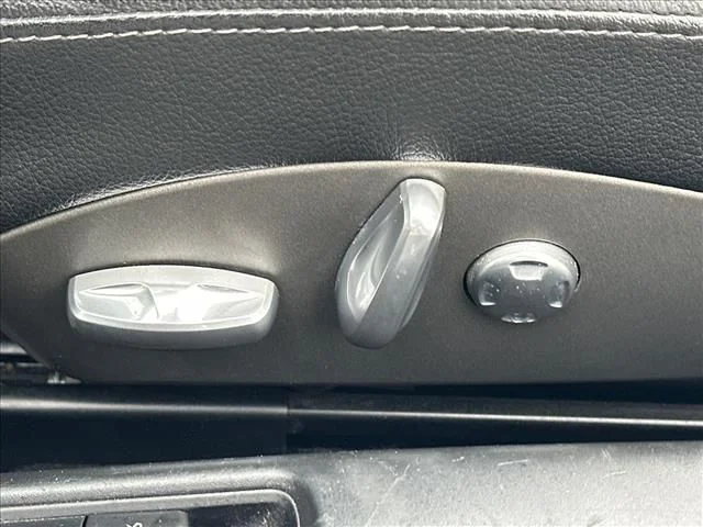 Used 2006  Porsche Carrera image 20