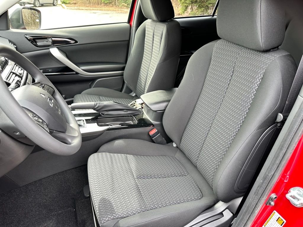 Used 2025 Red Mitsubishi LE image 13