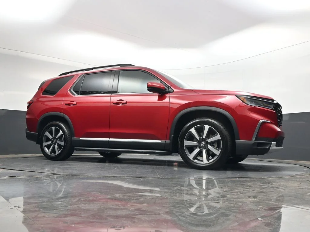 Used 2024 Radiant Red Metallic II Honda Touring image 30