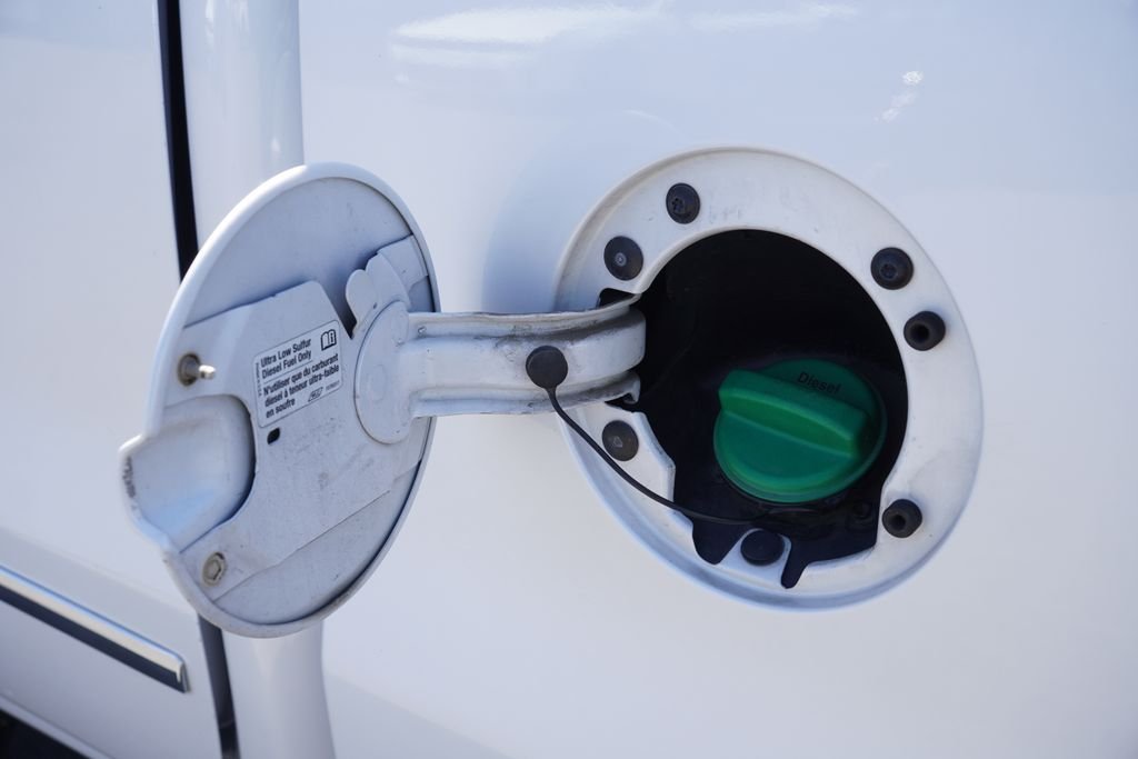 Used 2018 White GMC Denali image 15