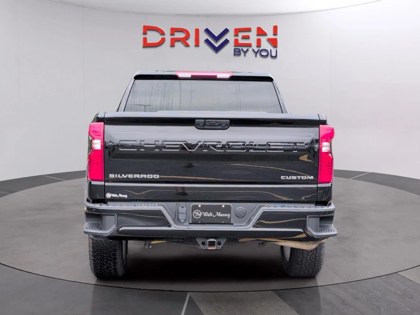 Used 2025 Black Chevrolet Custom image 4