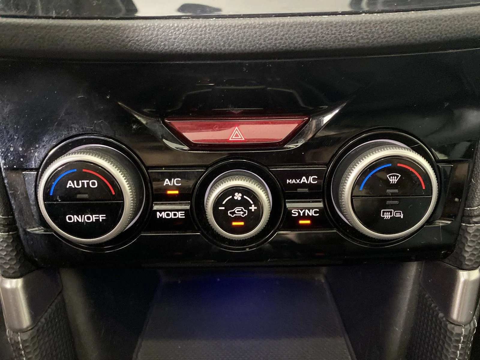 Used 2019 Crystal White Pearl Subaru Limited image 22