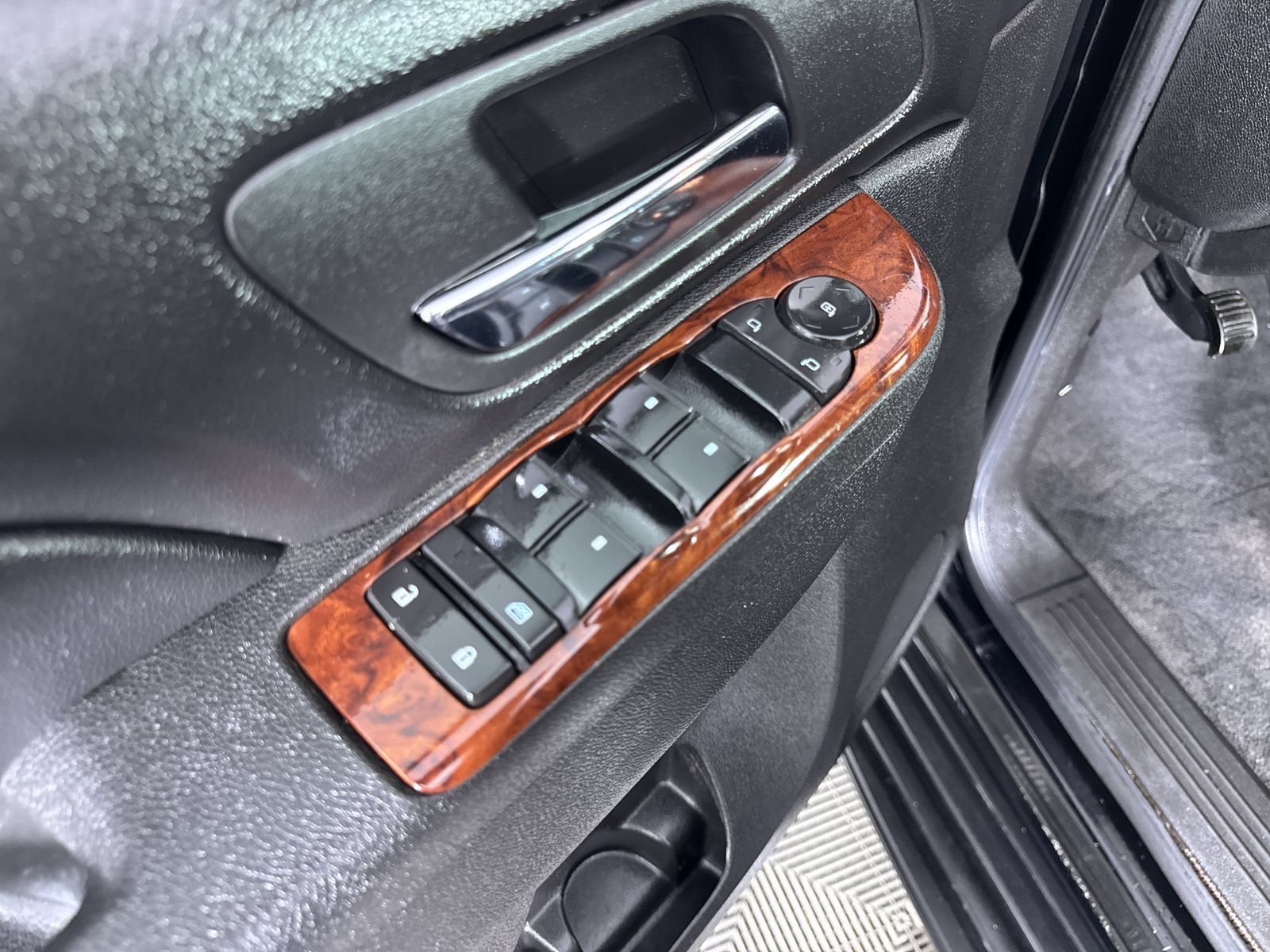 Used 2011 Black Chevrolet LT image 13
