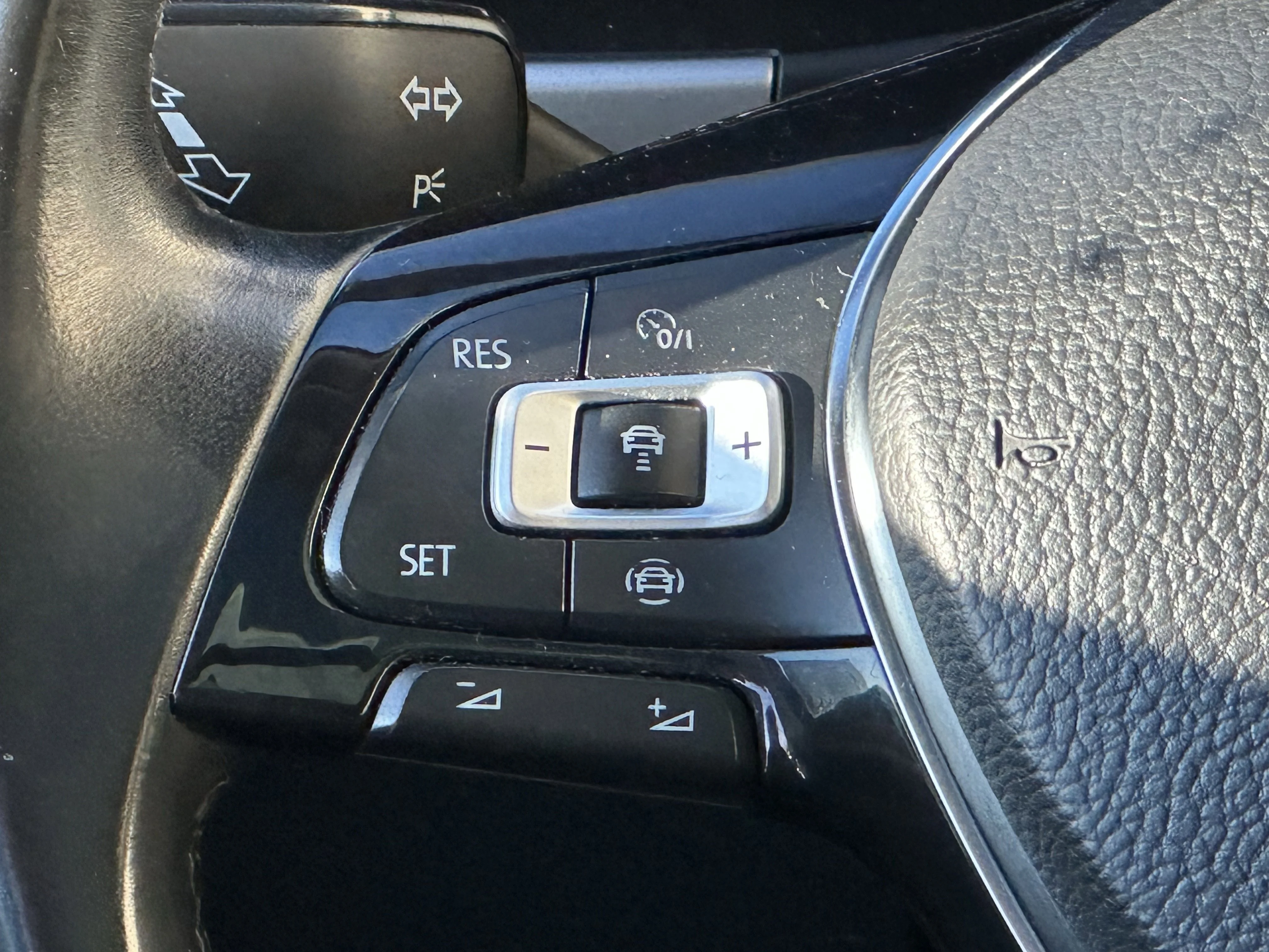 Certified Used 2019 Black Volkswagen Execline image 14