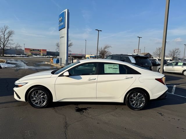 New 2026 White Hyundai Blue image 32