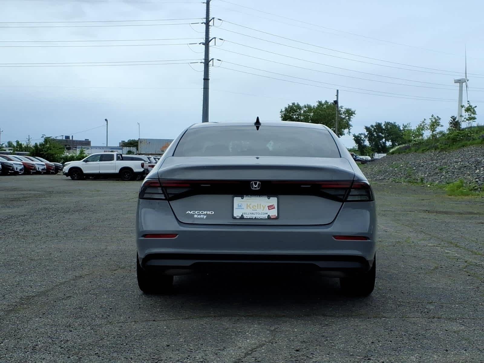 Certified Used 2025 Urban Gray Pearl Honda SE image 6