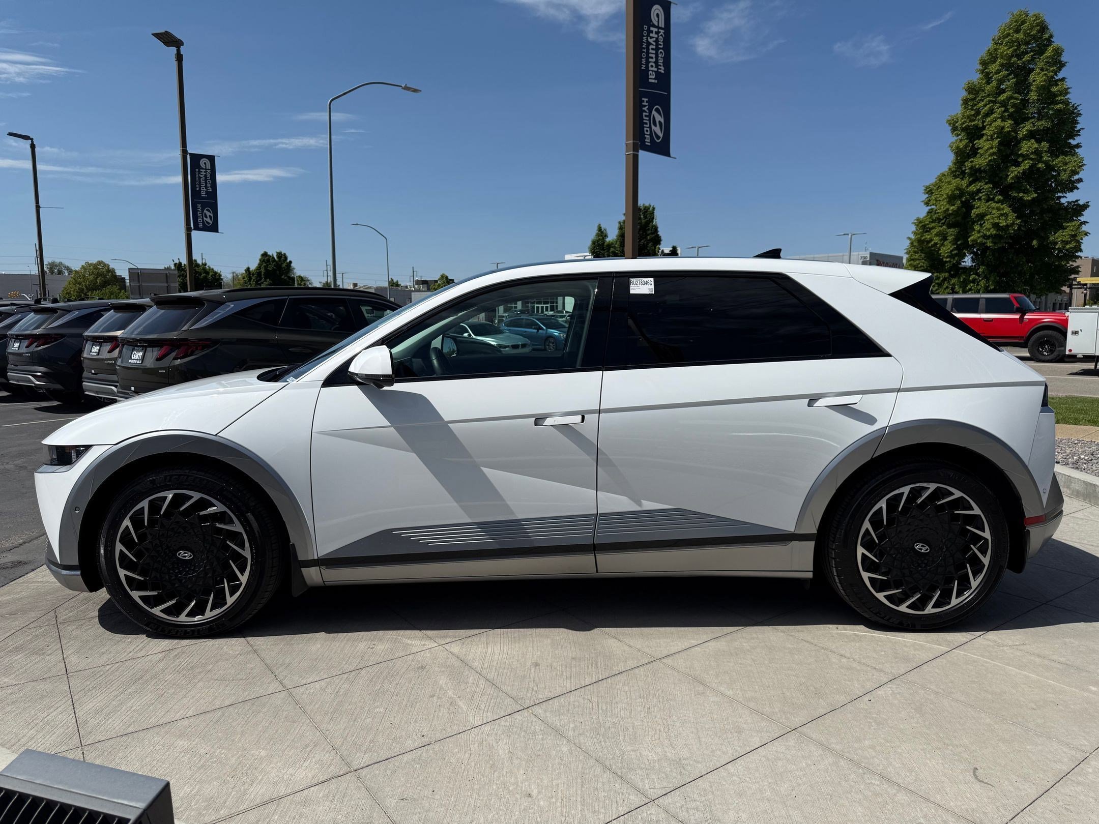 2024 Hyundai IONIQ 5 Limited - Photo 8