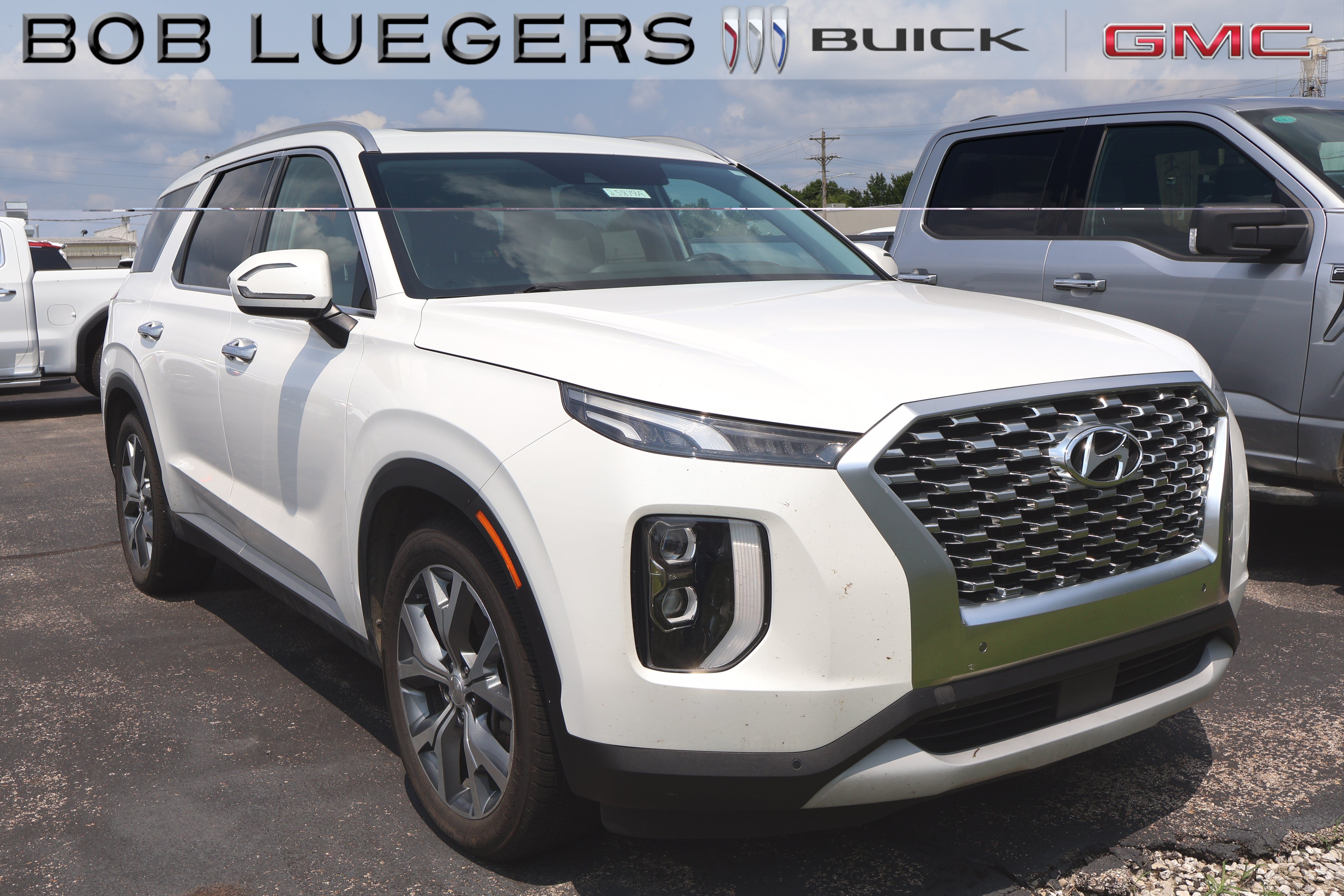 Used 2020 White Hyundai SEL image 1