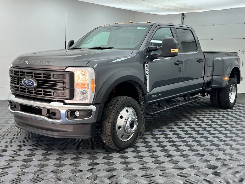 New 2026 Gray Ford XL image 2