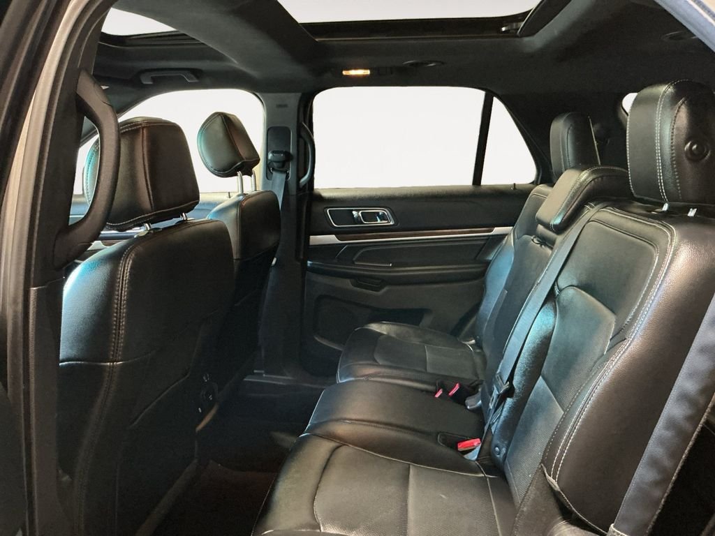 Used 2017 Gray Ford Limited image 13