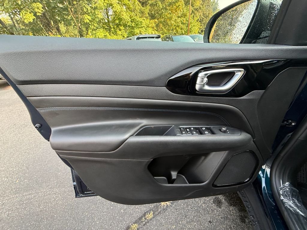 New 2026 Fathom Blue Pearl-Coat Exterior Paint Jeep Latitude image 12