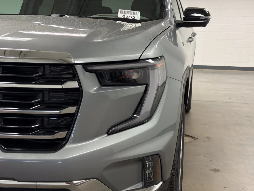 New 2027 Sterling Metallic GMC Elevation image 5