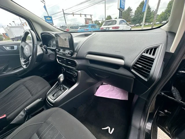 Used 2019 Black Ford SE image 31