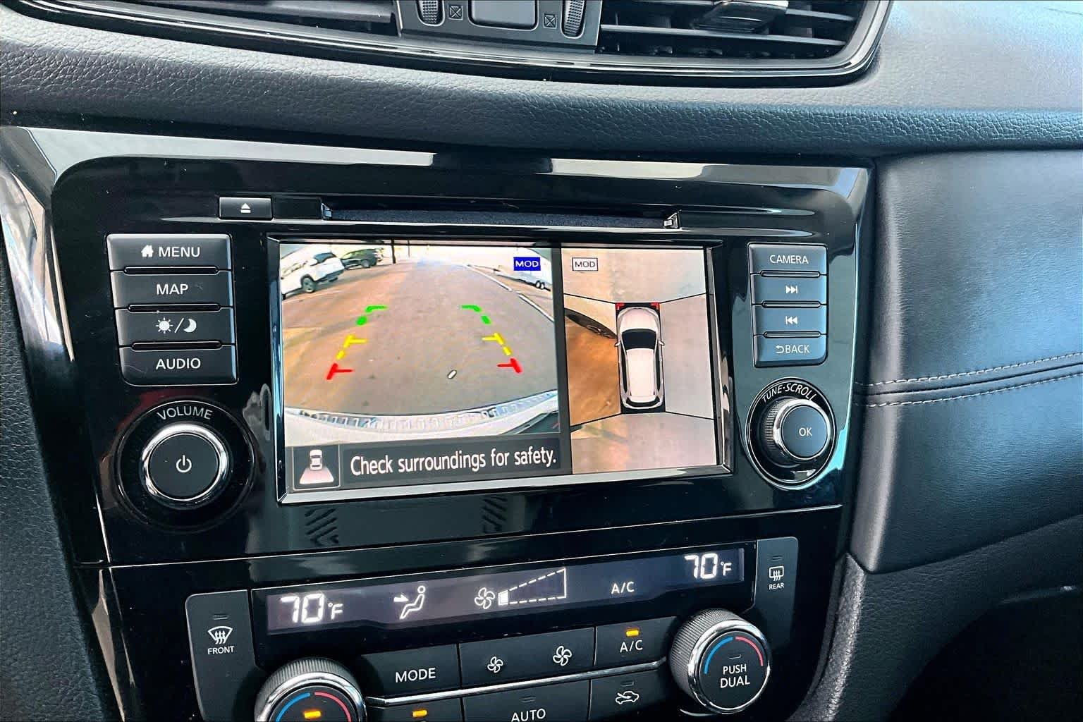 Used 2019 Pearl White Tricoat Nissan SL image 26