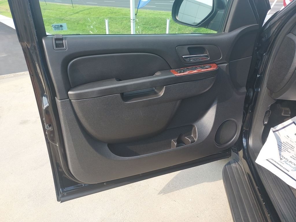 Used 2013 Black Chevrolet LS image 12