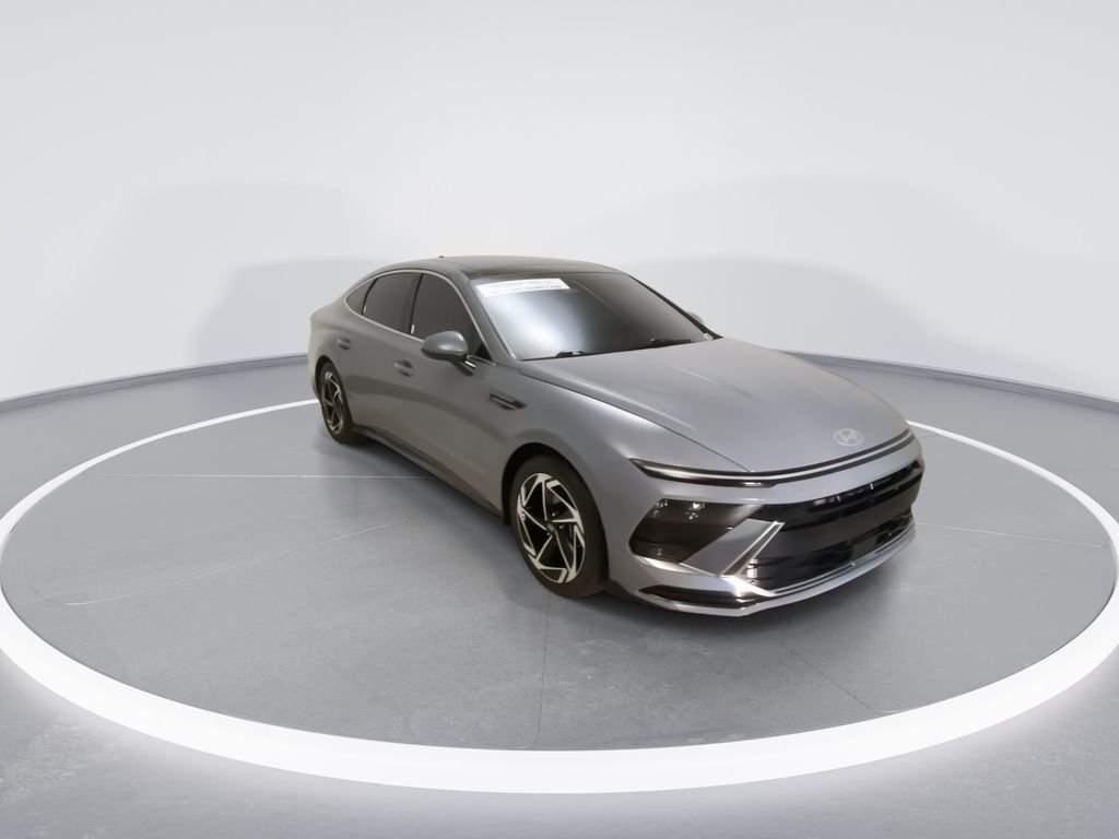 Used 2024 Blue Hyundai SEL image 3