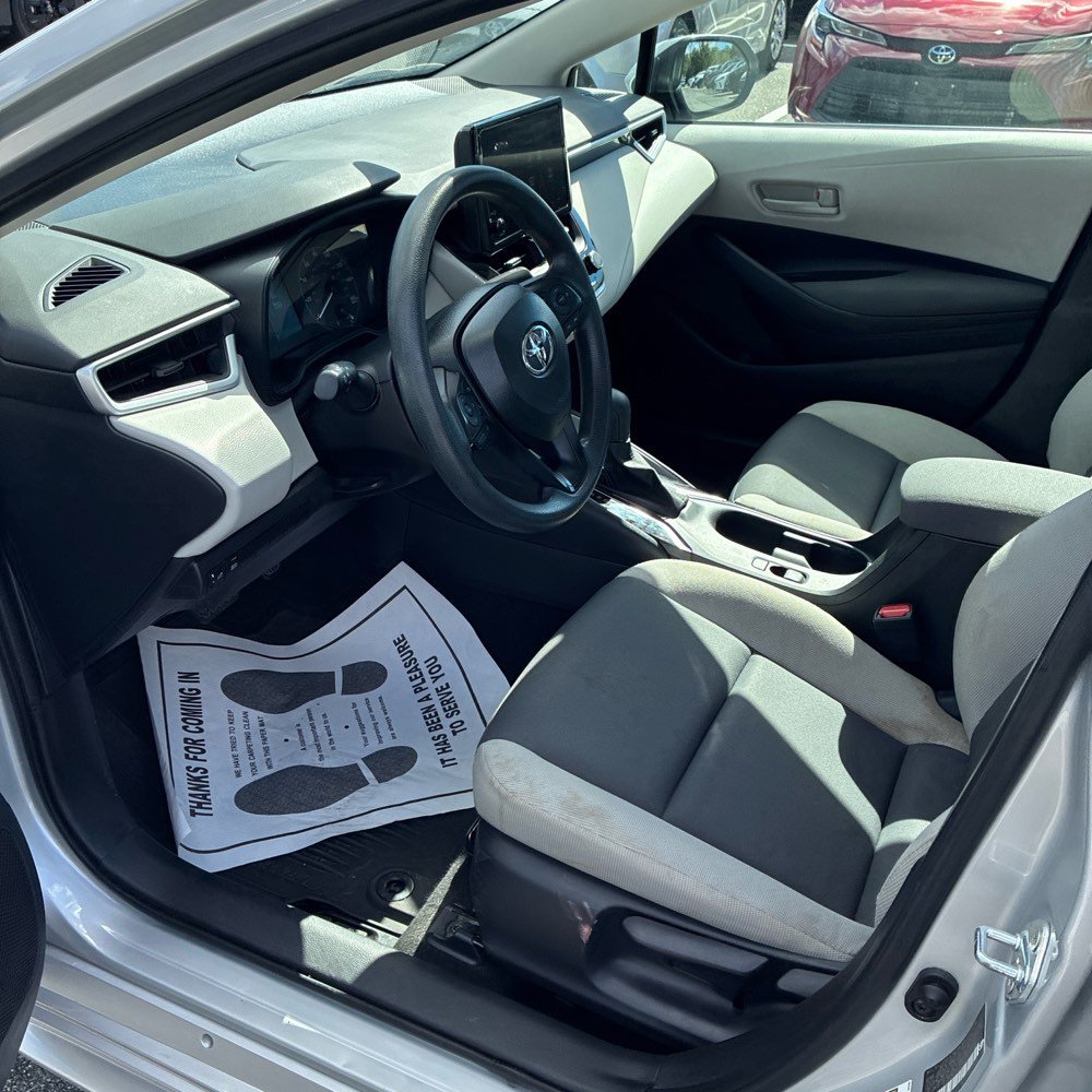 Used 2025 Silver Toyota LE image 5