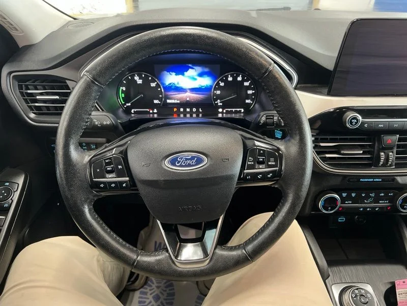 Used 2021 Gray Ford SEL image 24
